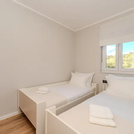 Sea Breeze Bliss Apartment *
